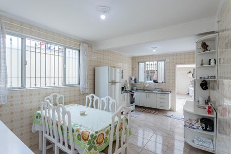 Casa à venda com 98m², 4 quartos e 2 vagasCopa e cozinha