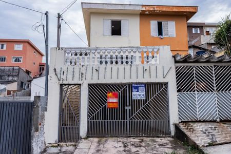 Casa à venda com 98m², 4 quartos e 2 vagasFachada