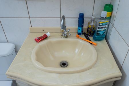 Casa à venda com 98m², 4 quartos e 2 vagasBanheiro 2
