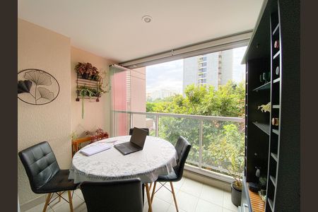 Apartamento à venda com 84m², 3 quartos e 2 vagasVaranda