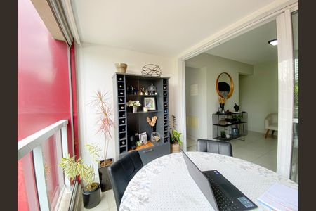 Apartamento à venda com 84m², 3 quartos e 2 vagasVaranda