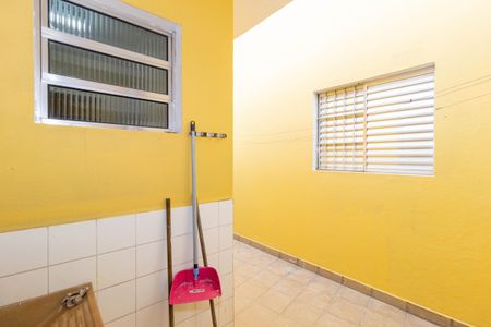 Casa para alugar com 30m², 1 quarto e sem vaga Casa para alugar com 30m², 1 quarto e sem vagaLavanderia