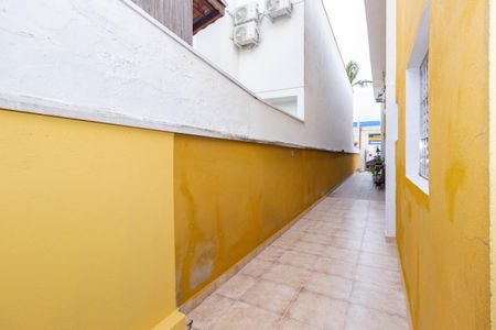 Casa para alugar com 30m², 1 quarto e sem vaga Casa para alugar com 30m², 1 quarto e sem vagaCorredor Saída