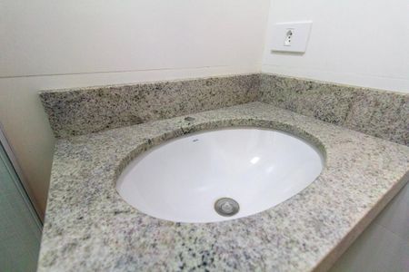 Apartamento à venda com 32m², 2 quartos e 1 vaga Apartamento à venda com 32m², 2 quartos e 1 vagaBanheiro