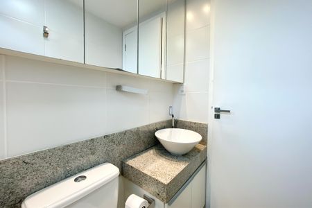 Apartamento para alugar com 70m², 2 quartos e 2 vagasBanheiro da Suíte
