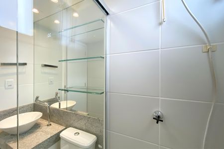 Apartamento para alugar com 70m², 2 quartos e 2 vagasBanheiro