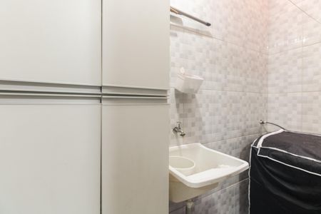 Casa de condomínio à venda com 55m², 2 quartos e 1 vagaÁrea de Serviço 