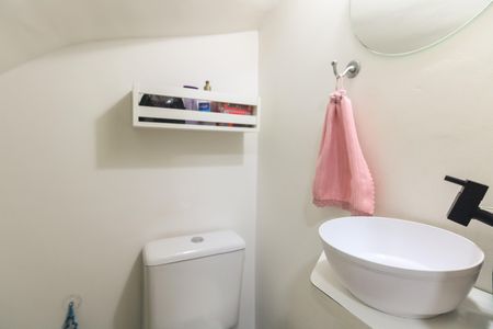 Casa de condomínio à venda com 55m², 2 quartos e 1 vagaLavabo 