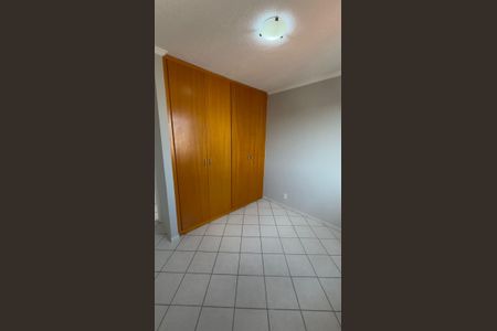 Quarto de apartamento para alugar com 3 quartos, 57m² em Jardim Dom Vieira, Campinas
