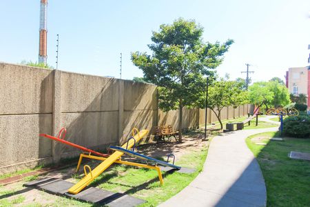 Apartamento à venda com 42m², 2 quartos e 1 vaga Apartamento à venda com 42m², 2 quartos e 1 vagaÁrea comum - Playground