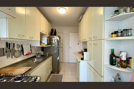 Apartamento à venda com 91m², 2 quartos e 2 vagasCozinha