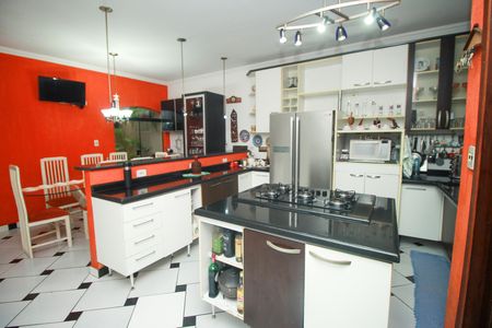 Casa à venda com 305m², 4 quartos e 7 vagasCozinha