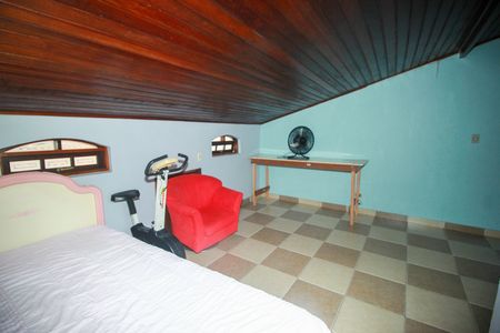 Casa à venda com 305m², 4 quartos e 7 vagasQuarto do sótão