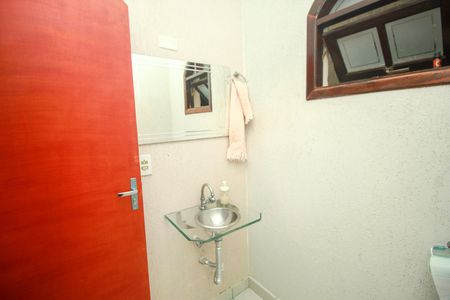 Casa à venda com 305m², 4 quartos e 7 vagasLavabo