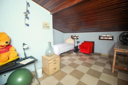Casa à venda com 305m², 4 quartos e 7 vagasQuarto do sótão