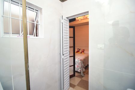 Casa à venda com 305m², 4 quartos e 7 vagasBanheiro da Suíte 2