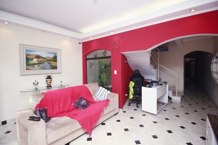 Casa à venda com 305m², 4 quartos e 7 vagasSala