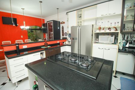 Casa à venda com 305m², 4 quartos e 7 vagasCozinha