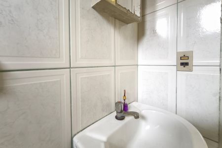 Banheiro de casa para alugar com 1 quarto, 40m² em Conjunto Habitacional Parque Itajai, Campinas