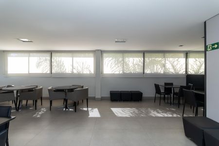 Apartamento à venda com 82m², 3 quartos e 2 vagas Apartamento à venda com 82m², 3 quartos e 2 vagasÁrea comum - Salão de festas