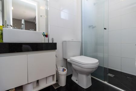 Apartamento à venda com 82m², 3 quartos e 2 vagas Apartamento à venda com 82m², 3 quartos e 2 vagasBanheiro da Suíte