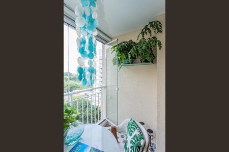 Varanda de apartamento para alugar com 2 quartos, 52m² em Vila Mangalot, São Paulo