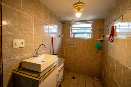 Casa à venda com 480m², 4 quartos e 4 vagas Casa à venda com 480m², 4 quartos e 4 vagasBanheiro 2