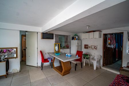 Casa à venda com 480m², 4 quartos e 4 vagas Casa à venda com 480m², 4 quartos e 4 vagasPiso Inferior