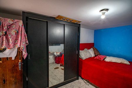 Casa à venda com 480m², 4 quartos e 4 vagas Casa à venda com 480m², 4 quartos e 4 vagasQuarto 4