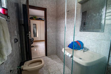 Casa à venda com 480m², 4 quartos e 4 vagas Casa à venda com 480m², 4 quartos e 4 vagasBanheiro Suíte