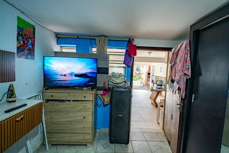Casa à venda com 480m², 4 quartos e 4 vagas Casa à venda com 480m², 4 quartos e 4 vagasQuarto 4