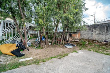 Casa à venda com 480m², 4 quartos e 4 vagas Casa à venda com 480m², 4 quartos e 4 vagasQuintal