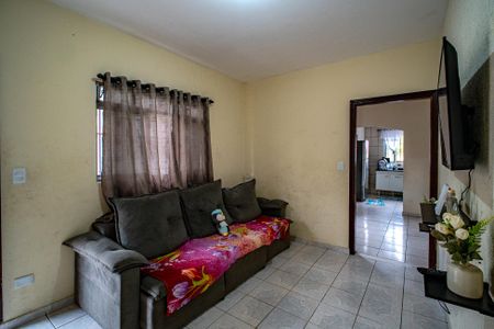 Casa à venda com 480m², 4 quartos e 4 vagas Casa à venda com 480m², 4 quartos e 4 vagasSala
