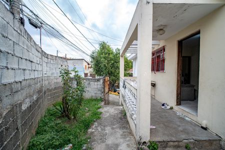 Casa à venda com 480m², 4 quartos e 4 vagas Casa à venda com 480m², 4 quartos e 4 vagasQuintal