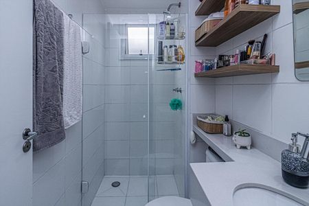 Apartamento à venda com 49m², 2 quartos e 1 vaga Apartamento à venda com 49m², 2 quartos e 1 vagaBanheiro Social