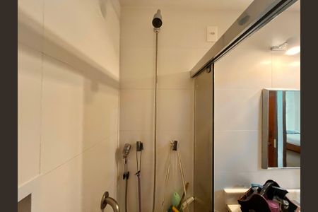 Apartamento à venda com 205m², 4 quartos e 2 vagasBanheiro de serviço