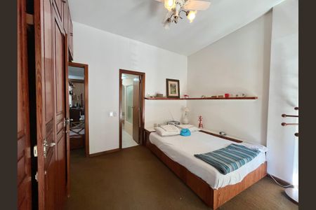 Apartamento à venda com 205m², 4 quartos e 2 vagasSuite