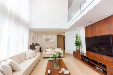 Casa à venda com 437m², 3 quartos e 7 vagasSala 