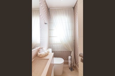 Casa à venda com 437m², 3 quartos e 7 vagasLavabo