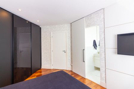 Casa à venda com 437m², 3 quartos e 7 vagasSuíte 1