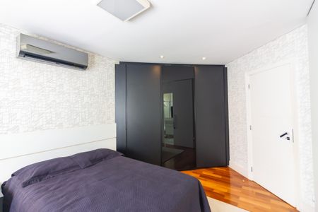 Casa à venda com 437m², 3 quartos e 7 vagasSuíte 1