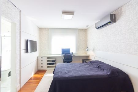 Casa à venda com 437m², 3 quartos e 7 vagasSuíte 1