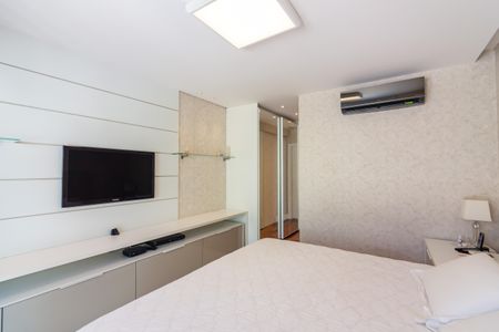 Casa à venda com 437m², 3 quartos e 7 vagasSuíte 2