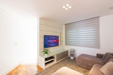Casa à venda com 437m², 3 quartos e 7 vagasSala de TV