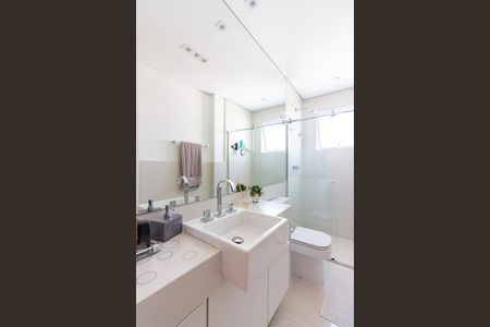 Casa à venda com 437m², 3 quartos e 7 vagasBanheiro da Suíte 3