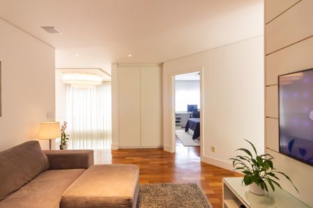 Casa à venda com 437m², 3 quartos e 7 vagasSala de TV