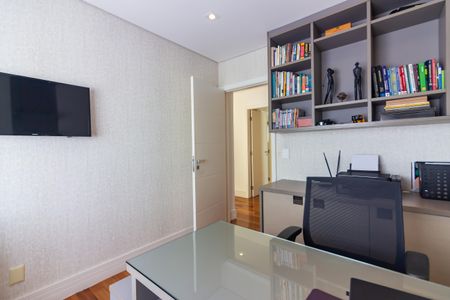 Casa à venda com 437m², 3 quartos e 7 vagasEscritório