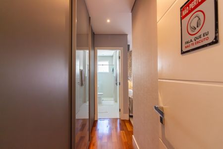 Casa à venda com 437m², 3 quartos e 7 vagasCorredor