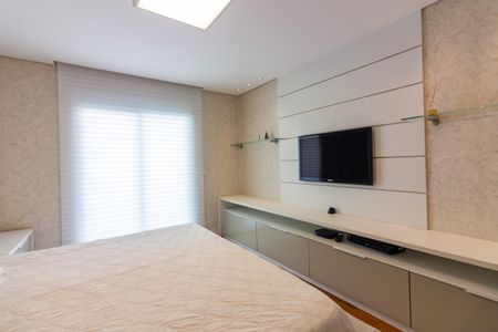 Casa à venda com 437m², 3 quartos e 7 vagasSuíte 2