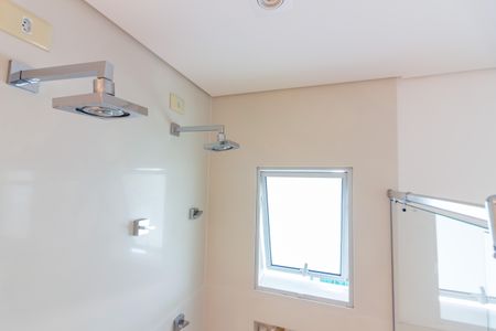 Casa à venda com 437m², 3 quartos e 7 vagasBanheiro da Suíte 2